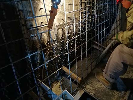 高強耐磨澆注料施工現(xiàn)場